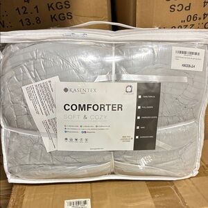 New in Original Packaging - King Grey Soft & Cozy Gray Comforter